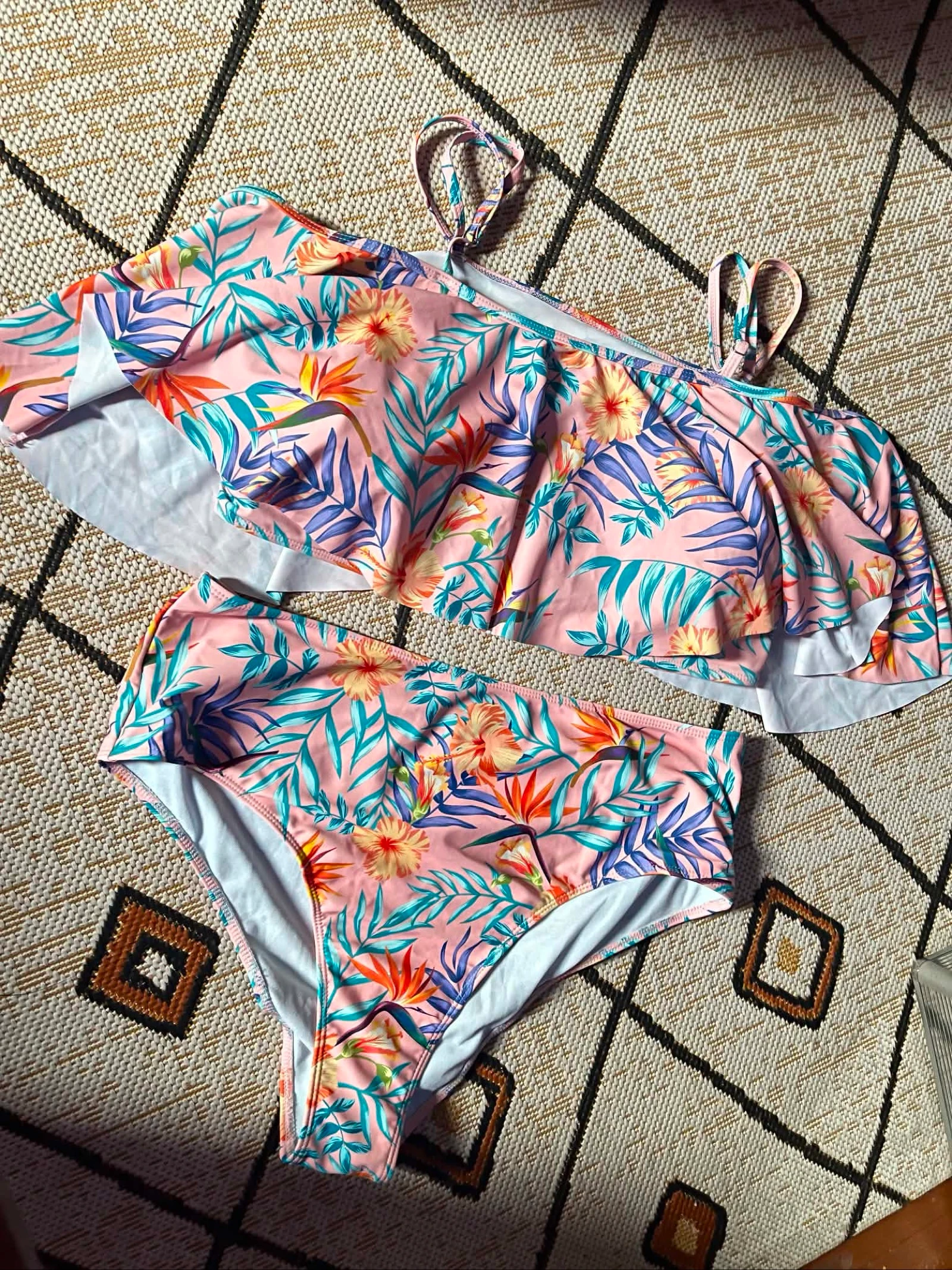 Maillot / Bikini impimé tropical avec jupe